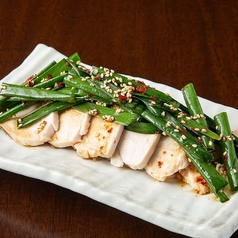 ネギニラまみれの蒸し鶏