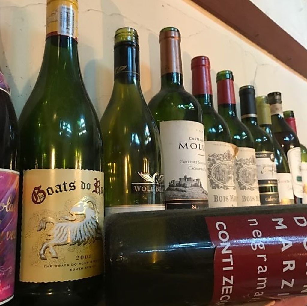 Ricotta自慢の厳選されたワインが常に60種ございますので、ぜひお好みのワインを探してみてください