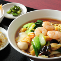 25種類前後の日替わりメニュー