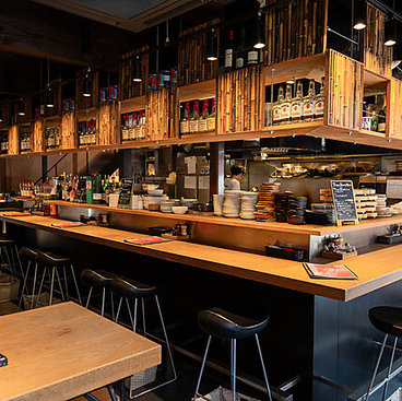 お酒とハイボール 時々ワイン ふうびとすうろ 四条河原町店の雰囲気1