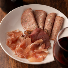 日吉商店 横浜駅前店の特集写真