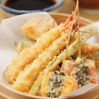 １００％米油だけで揚げる、さくさく天ぷら。