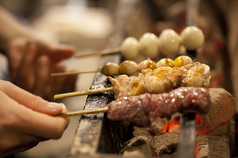 厳選した鶏をひとつひとつ丁寧に…