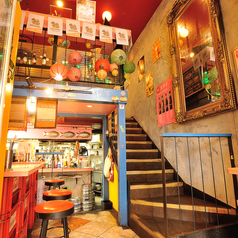 おしゃれな吹き抜けの店内♪