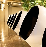 繭型個室で味わう非日常