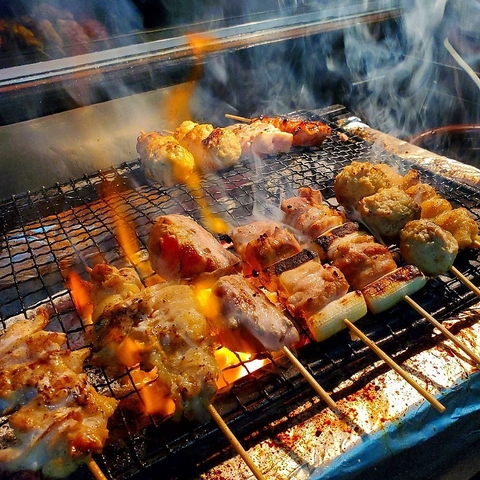 【拝島駅南口30秒】美味しい串焼き♪旨さの秘密は！？こだわりの炭・タレ・塩・鶏！！