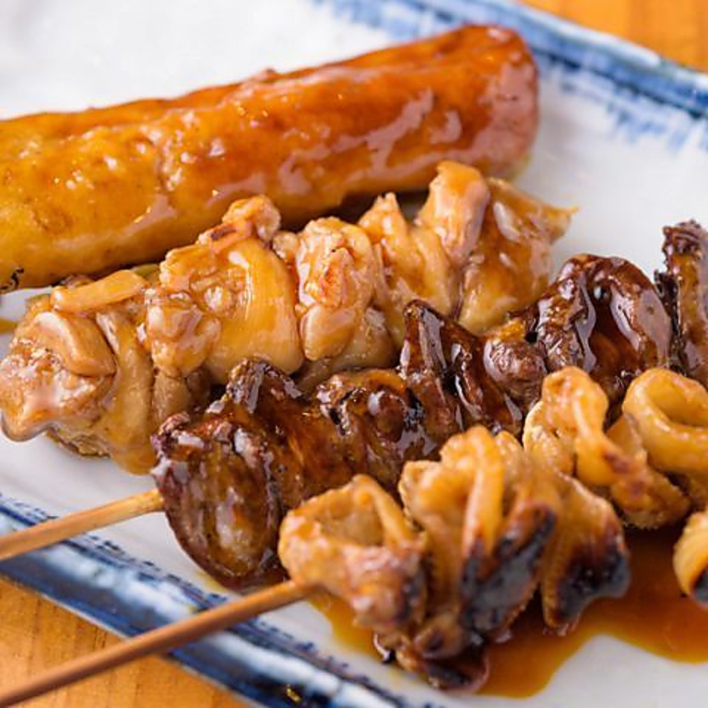 中華だけでなく定番の串焼きなど和食系の定番のおつまみも豊富にご用意。