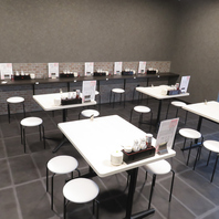 グループ利用も◎人数に合わせて選べるテーブル席