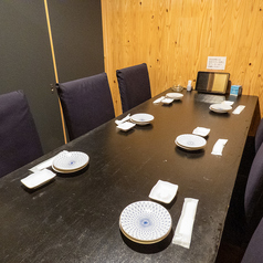 テーブルのお席を各種ご用意しておりますので、幅広いシーンにてご利用いただけます！ご友人、同僚との飲み会を始め、デートでのご利用にもおすすめ◎また、観光の際のお食事利用にもぴったりです！ゆったり寛げる空間ですので、気兼ねなく楽しんでいただけます。是非皆様のご利用をお待ちしております♪