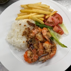 逸品料理もテイクアウト可能！サイドメニューが充実◎