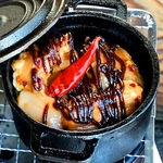 ダッジオーブンで焼くホルモンは名物の美味しさ！