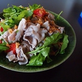 料理メニュー写真 神戸ポークの蒸し豚サラダ