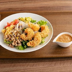 ポップコーンシュリンプのサラダボウル-キヌア-