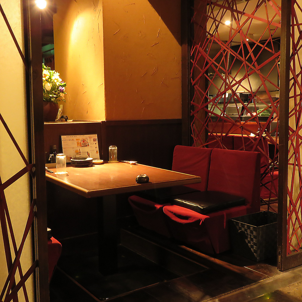 特別な空間を楽しめるソファーテーブル個室【4～10名】