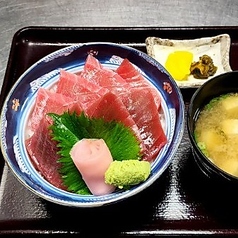 天然本まぐろ丼　酢飯