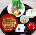料理メニュー写真&nbsp;鰻丼と戻り鰹のたたきセット 1尾