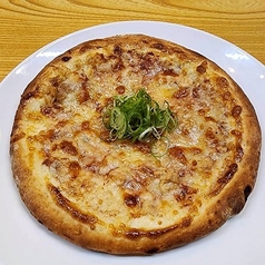 酒盗とツナのピザ