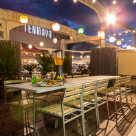 全天候型の屋上テラスで、特別なひとときを