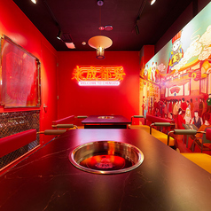 【完全個室ご用意】鍋料理といえば個室でゆっくり♪そんなお客様も嬉しい完全個室をご用意しております◎　大切な方との食事は周りを気にせず楽しみたいもの。プライベート空間で囲む鍋料理でいつもよりワンランク上のお時間をお楽しみください。人気のお席となりますのでお早めのご予約をおすすめいたします。