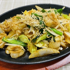 旨甘唐！ホルモン・ニラもやし炒め