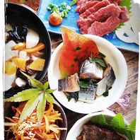 会津の郷土料理と名物の馬刺し