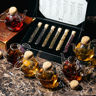 6種類の紅茶や苺ドリンクで贅沢カフェ時間