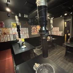 【宴会席～24名様】最大24名様までご利用いただける宴会席をご用意しています。ホルモンや焼肉を囲みながら、仲間と楽しいひとときをお過ごしください。