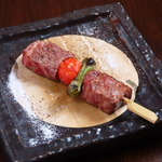 絶品の熊本あか牛のロース串。さっぱりとした脂と旨味の極み。