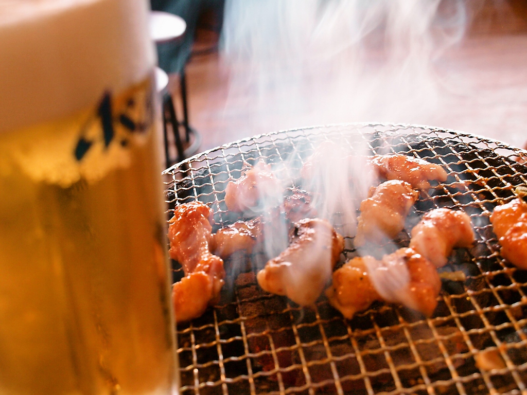 炭火焼肉にはやっぱり生ビール♪新宿 焼肉 食べ放題