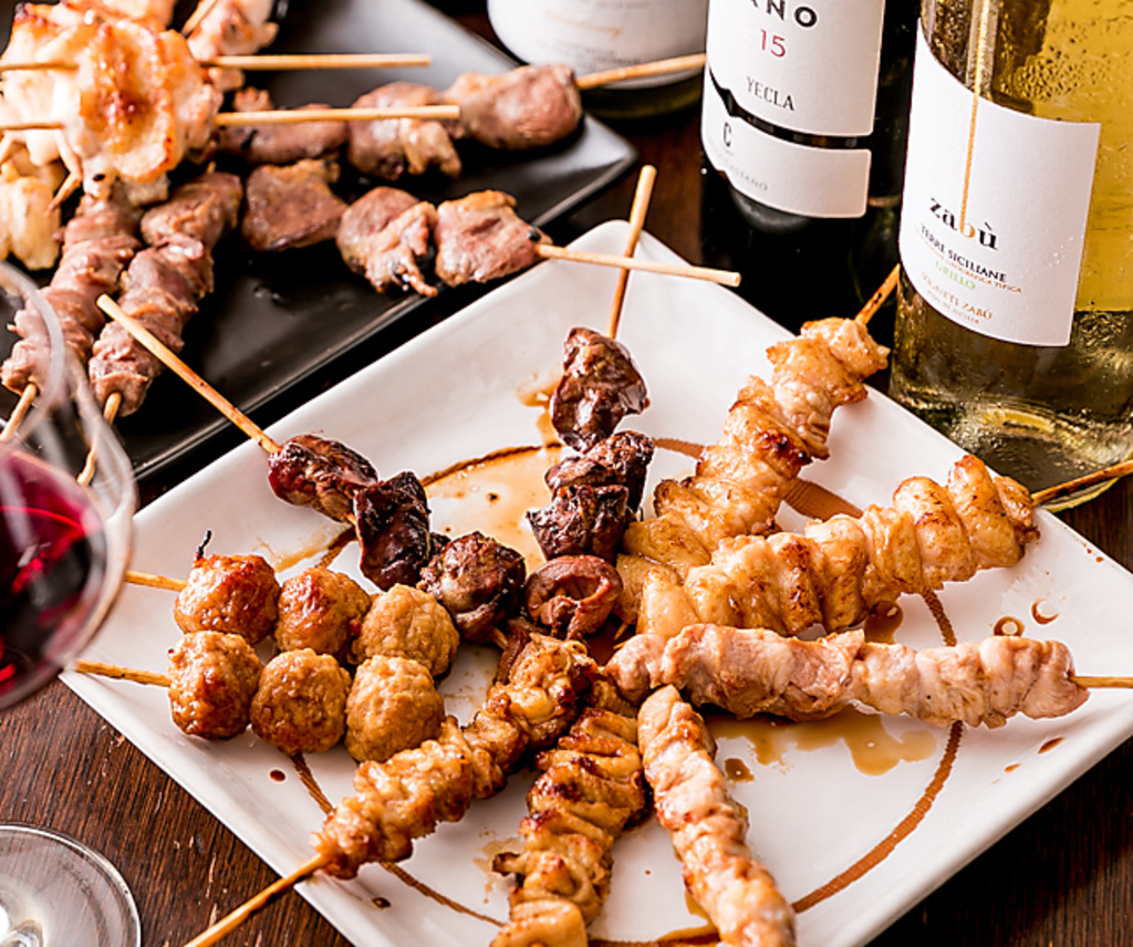 西洋料理から焼き鳥まで！ジャンルを超えた鶏料理を幅広くご提供