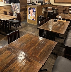 地下フロアのテーブル席は団体様でも広々と利用できる約34席をご用意♪大人数での各種宴会や二次会などの利用にも最適な空間◎地下でも通信環境が良好なのは嬉しいポイント!浅草橋駅より徒歩2分とアクセスも良好◎気のあう仲間や大切な方々との特別な時間を、周囲を気にせず思う存分楽しめます!