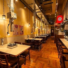 開放感ある店内でワイワイご宴会♪広々とした空間なので、大人数でのご利用時も安心です◎ご友人との飲み会や会社宴会、ご家族でのお食事はもちろん、打ち上げや同窓会にもご利用ください。