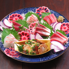 【旬の鮮魚を美しく彩るお刺身盛合せ】
