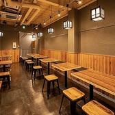 【ご宴会承り中★最大80名様までOK】大型のご宴会や会社飲み会も広々と快適にご利用いただけます！店内貸切なら最大80名様まで対応可能♪少人数から大人数まで、幅広いシーンやご利用目的に合わせてお席をご用意いたします◎
