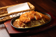 熱々！鉄板チーズカツカレー