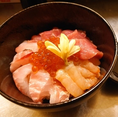 海鮮丼・盛岡冷麺定食