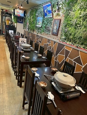 【宴会にぴったりなテーブル席★】テーブル席は、広々とした空間が魅力です！大人数でのご利用も可能で、仲間と一緒に楽しむ宴会に最適です◎周りを気にせず、リラックスした雰囲気でお食事をお楽しみください！