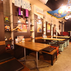 4名様用のテーブル席を設けております。落ち着いた雰囲気の当店は大切な方とのお食事にも最適です。デートや記念日でのお食事にご利用いかがでしょうか。2名様からご利用可能なコースプランもご用意しておりますので、是非ご検討ください♪