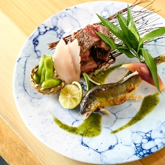 日間賀島 岩牡蠣 ポン酢/はもの醤油焼 わさび/あゆの塩焼/コチのにんにく醤油揚/稚あゆの唐揚