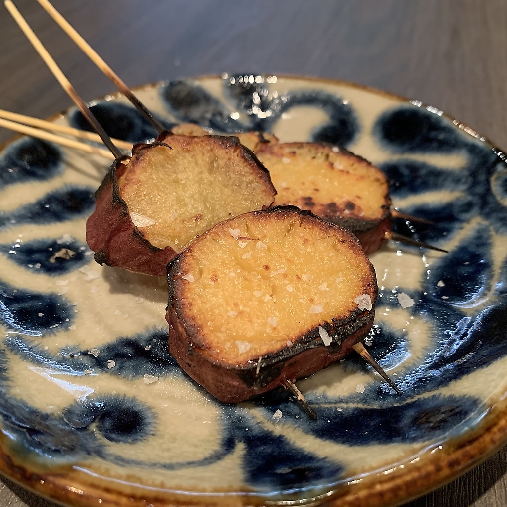 大人気の野菜串、さつまいも。蜜の甘みと風味は忘れられないお味まちがいなし。