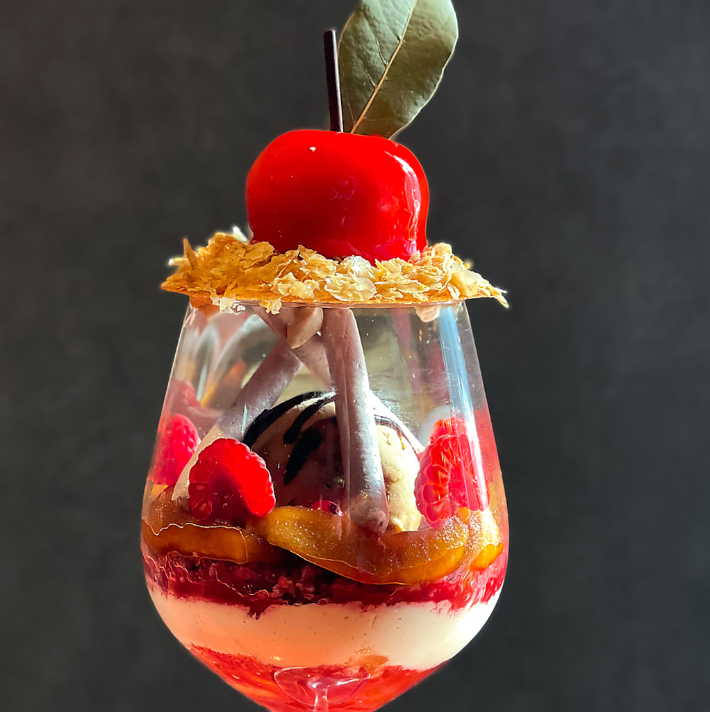 夜パフェBAR&VIGO 町田駅前店の写真ギャラリー