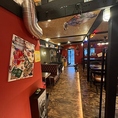 カウンター席はお洒落な店内を満喫しながらお酒やお肉料理を楽しめるお席となっております。おひとり様のご利用はもちろん、デートやご友人とのお食事にもオススメです。