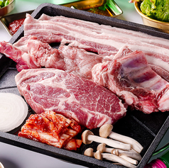 金ちゃん特選盛り合わせ　1セット（2～3人前）