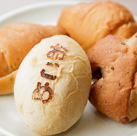 『TruffleBAKERY』とのコラボパン