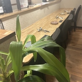 ちょい飲みやおひとりさまにも使いやすいカウンター席