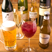 【自慢のワイン☆】当店のワインはグラスでの提供もできます★全15種類以上ものワインを取り揃えております♪料理も頼む際は是非一緒に頼んでみてはいかがでしょうか？〈恵比寿 中目黒 駅近 居酒屋 横丁 ダイニングバー 魚介 シーフード チーズ ワイン 女子会 飲み放題 宴会 サク飲み 誕生日 歓送迎会〉