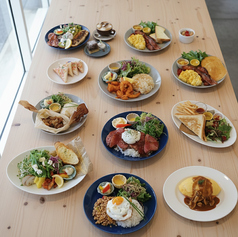 日差しの差し込む店内