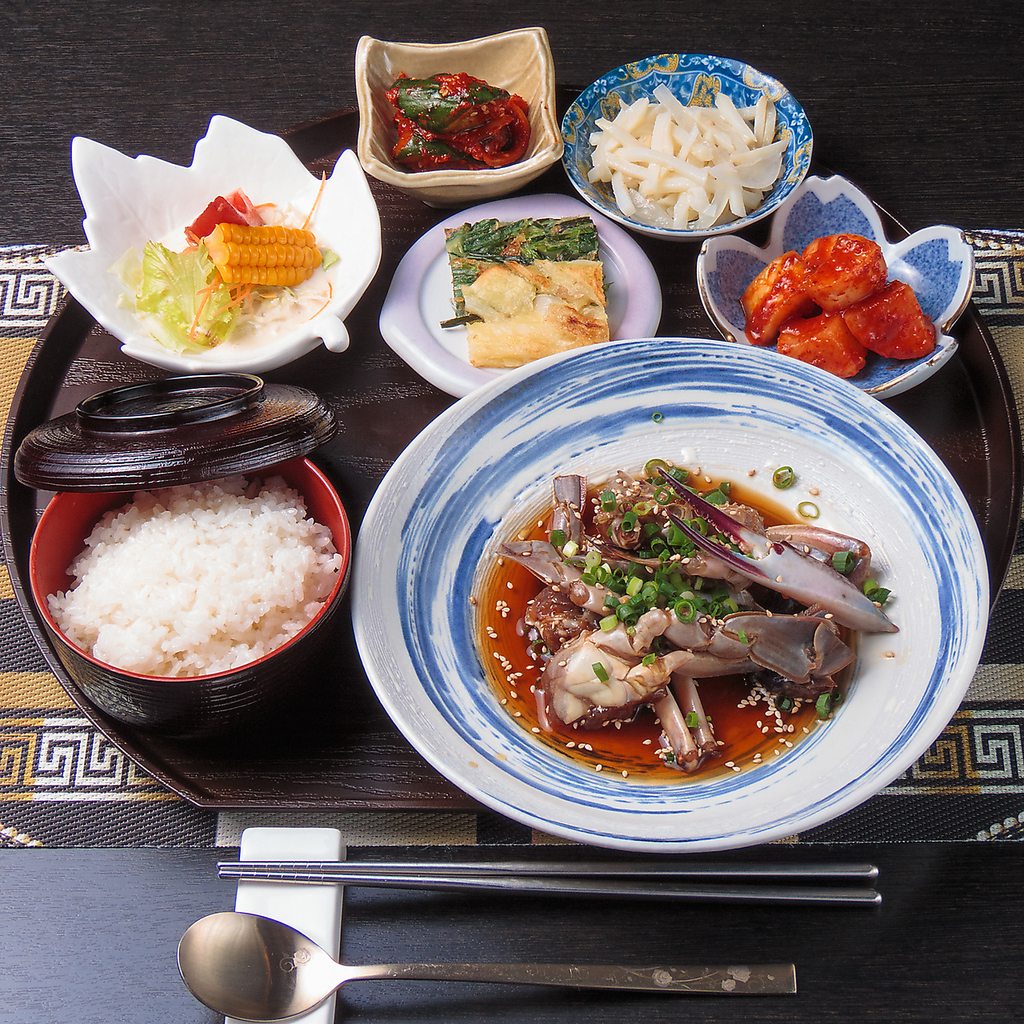 本場韓国、釜山で修行を積んだシェフが贈る本格韓国料理！