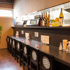 ゆっくりと料理とお酒を味わえる特別な時間をご提供いたします。1人でも、ご友人や大切な方とでも。静かに語らいながら、心ほぐれるひととをお過ごしください。