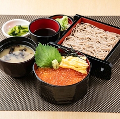 いくらご飯とミニそばセット